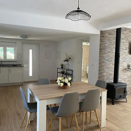 Casa Da Ribeirinha Feriehus