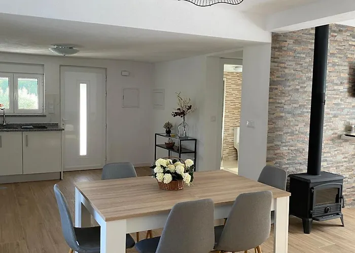 Casa Da Ribeirinha Feriehus